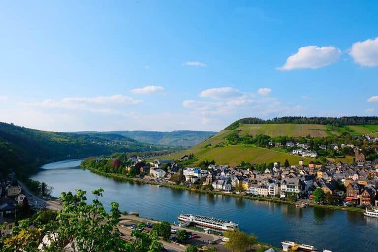 Mehr über den Artikel erfahren Urlaub an der Lahn – Historische Highlights und Naturwunder