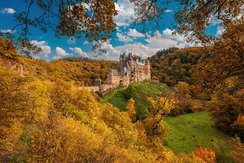 Burg Eltz Burg Eltz (depositphotos.com)