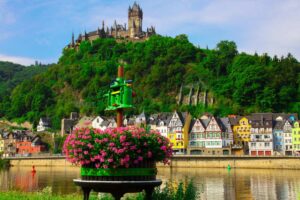Mehr über den Artikel erfahren Tourismus als Wirtschaftsfaktor in Rheinland-Pfalz – Mosel, Rhein und Eifel im Vergleich