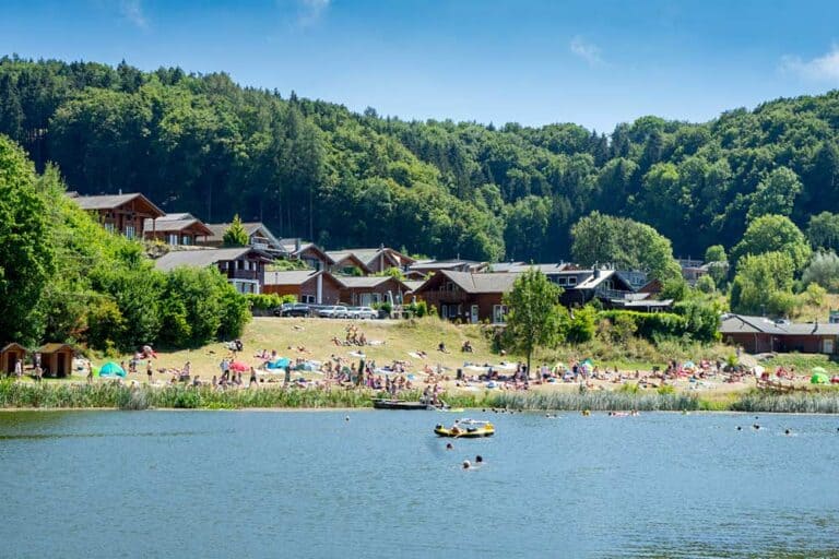 Mehr über den Artikel erfahren Riedener Waldsee – ein Eifelsee