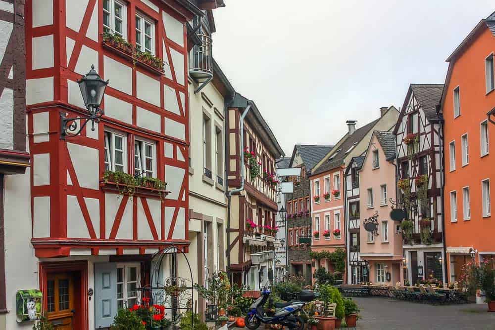 Bernkastel-Kues – Fachwerk (depositphotos.com)